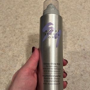 Monat glossy shine mist 4.6 oz